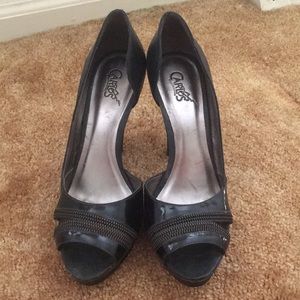Carlos by Carlos Santana black peep toe heels